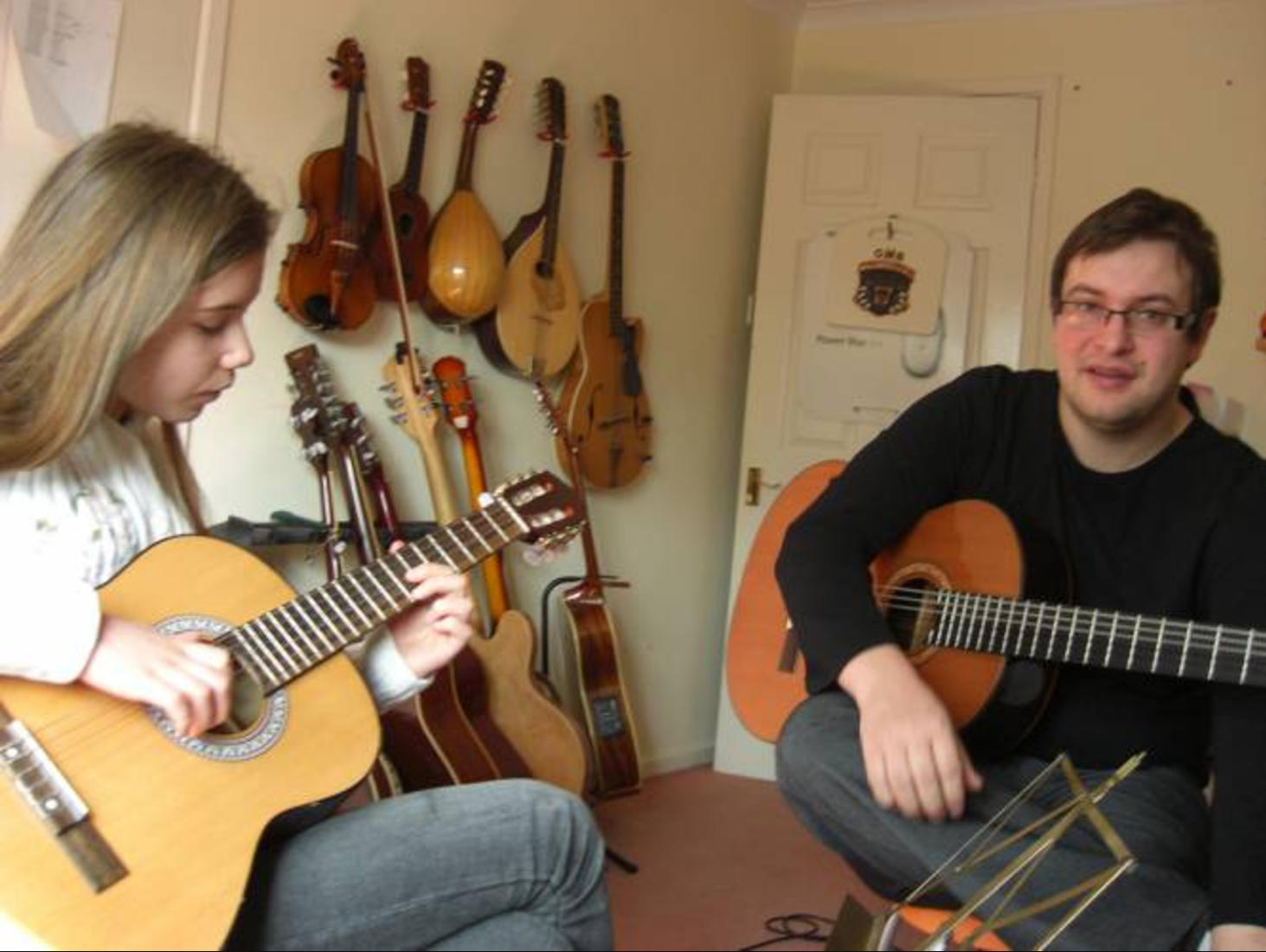  Why take guitar lessons with a professional?