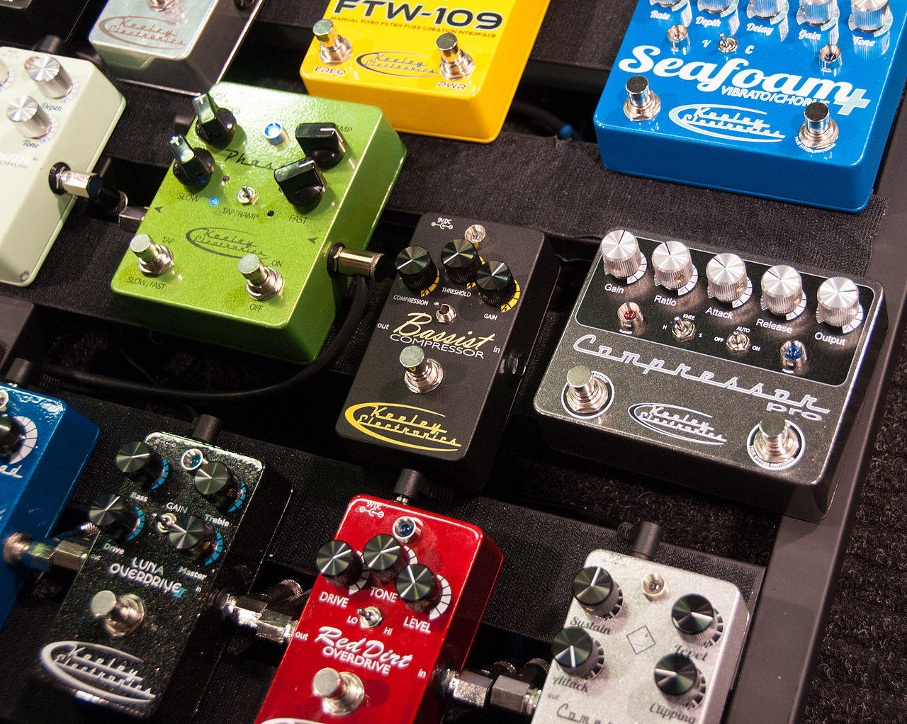 A pedal board, something necessary for anyone learning the electric properly.