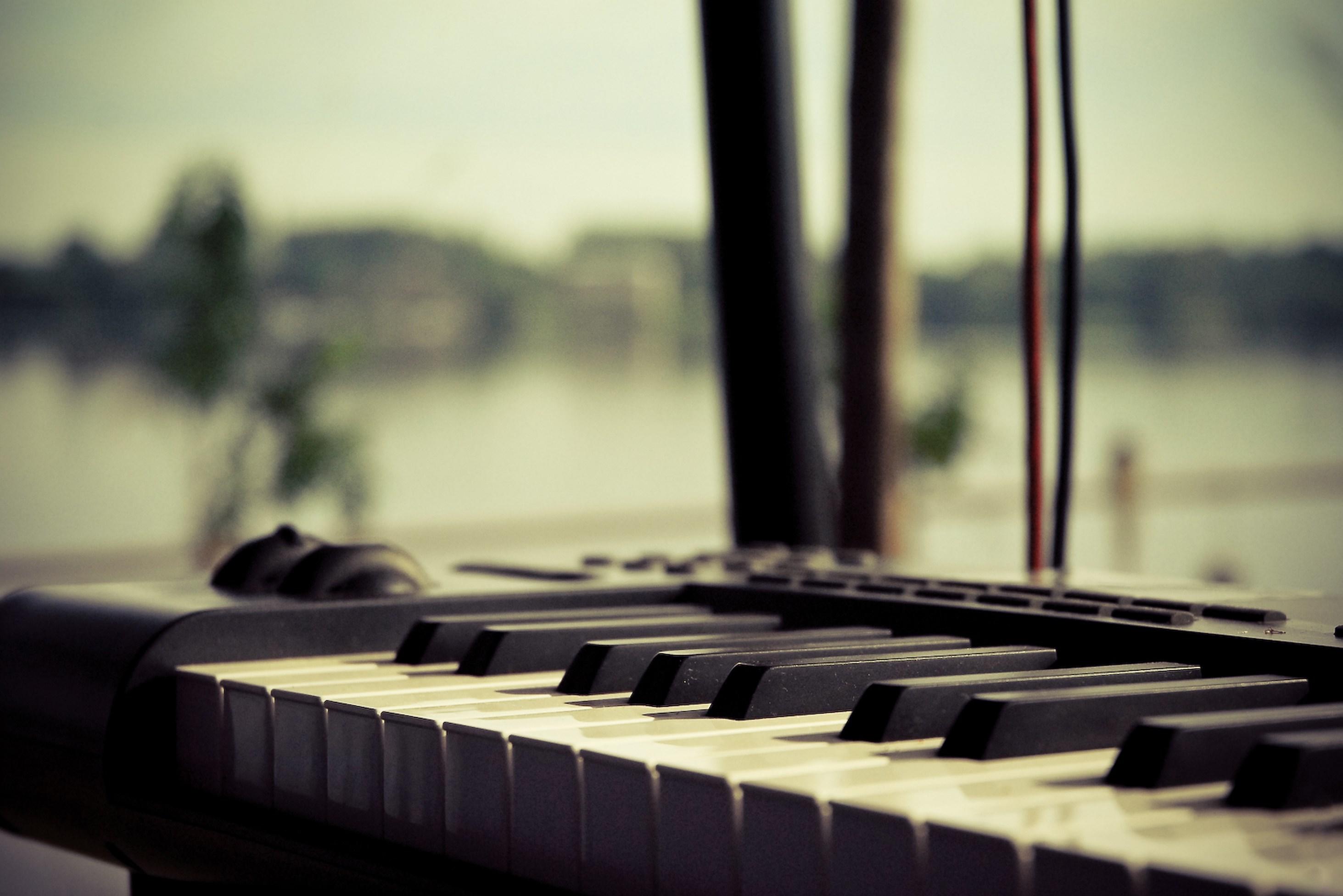 Where can I buy a new piano?