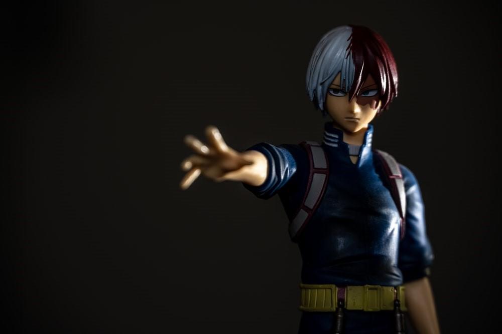 A 3D anime character with cool hair and a unique but strange eye make up