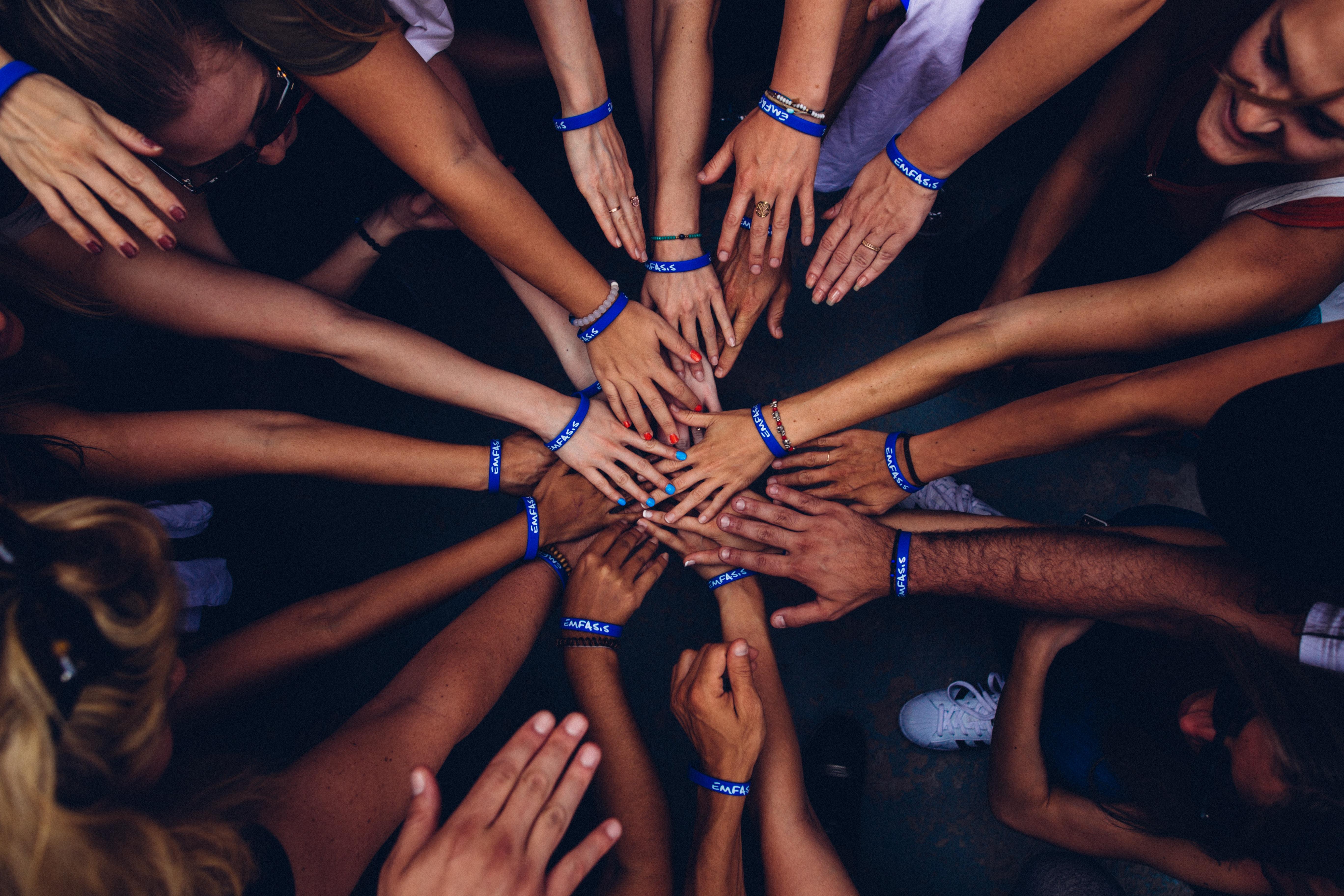 Hands in the middle