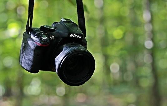 A camera in focus for a photography lesson