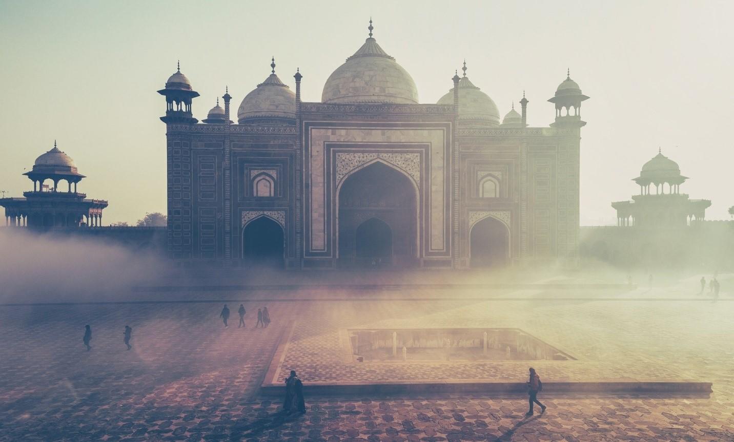 Taj Mahal in Agra, India. This structure took 20 years to build and is considered a remnant of India's Mughal past. Find Hindi lessons today and delve yourself into India's diverse and vibrant history!