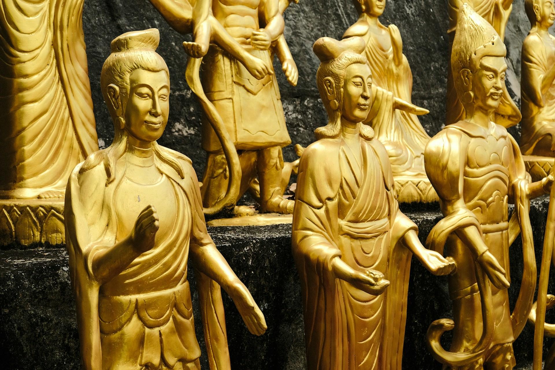 Golden Chinese statues