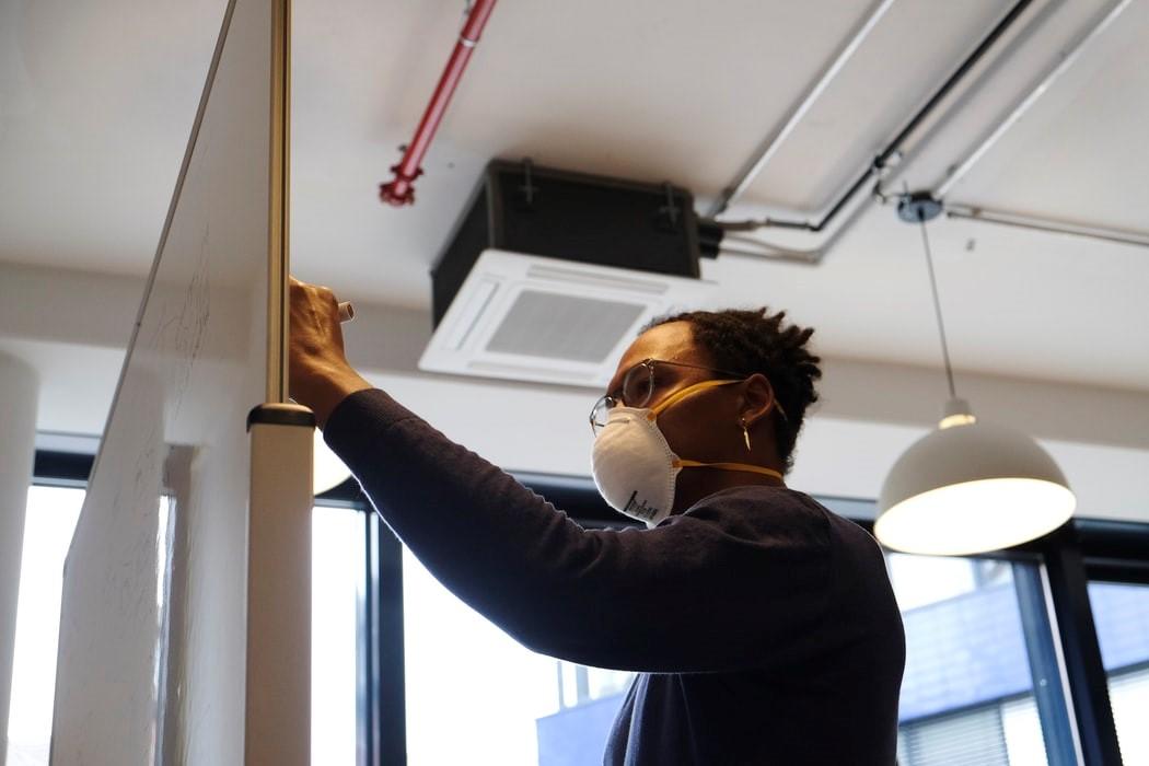 A teacher writing on a whiteboard. There are many different settings in which you could learn computer programming by a private tutor, whether it is in a tutor’s studio, your own home, or online. It all depends on where you feel most comfortable learning computer programming