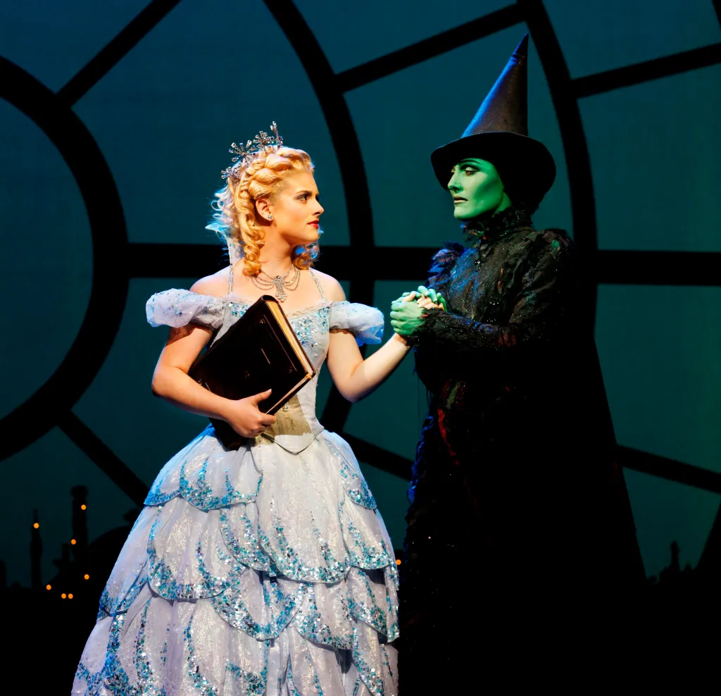 Glinda on stage