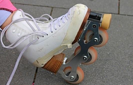 Rollerblade boot with a front stopper