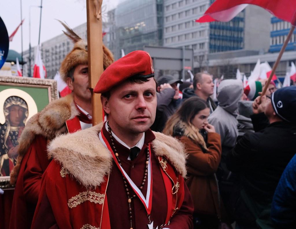 Poles paying tribute to fallen soldiers