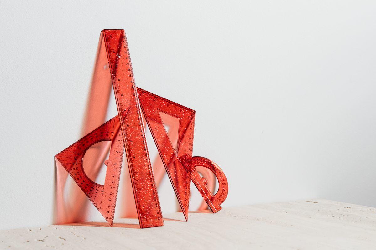 Different scales demonstrating the different geometrical shapes