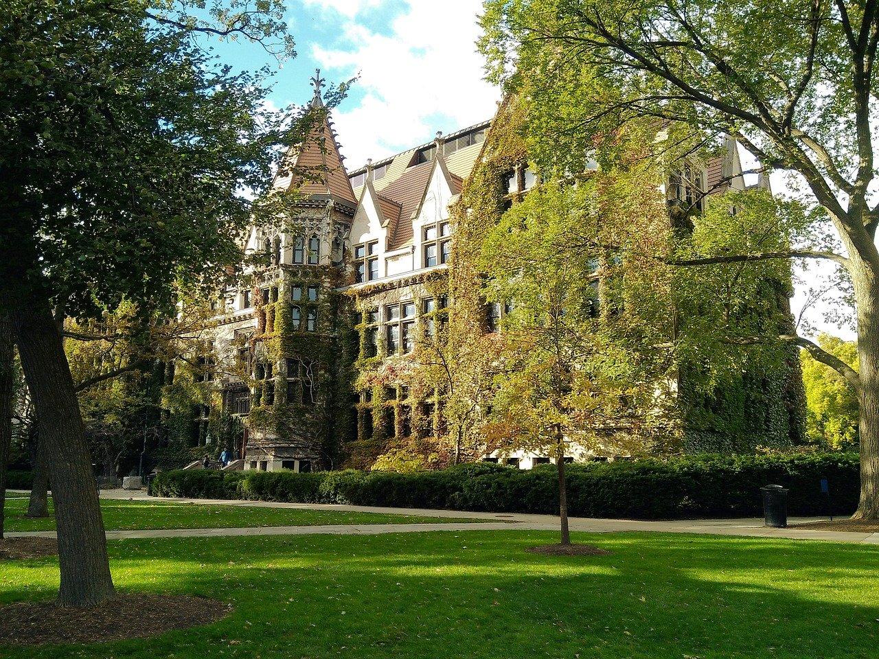 chicago college campus