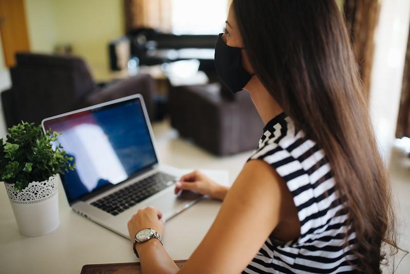 A woman learning online sign language