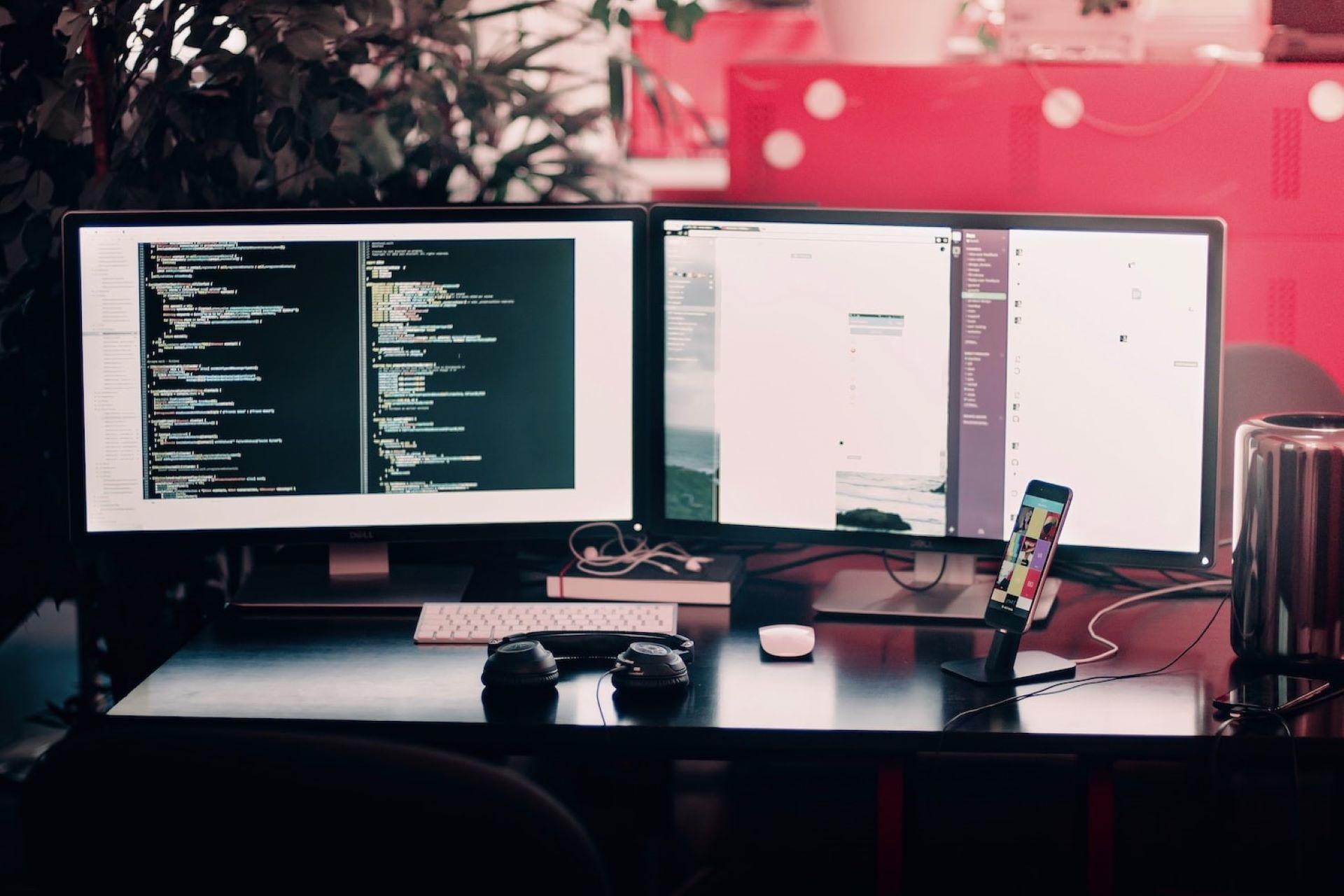 An illustration of Rhino software on a desktop.