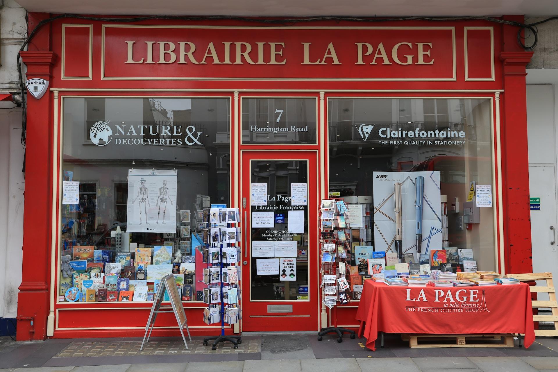 A red-fronted French bookstore.