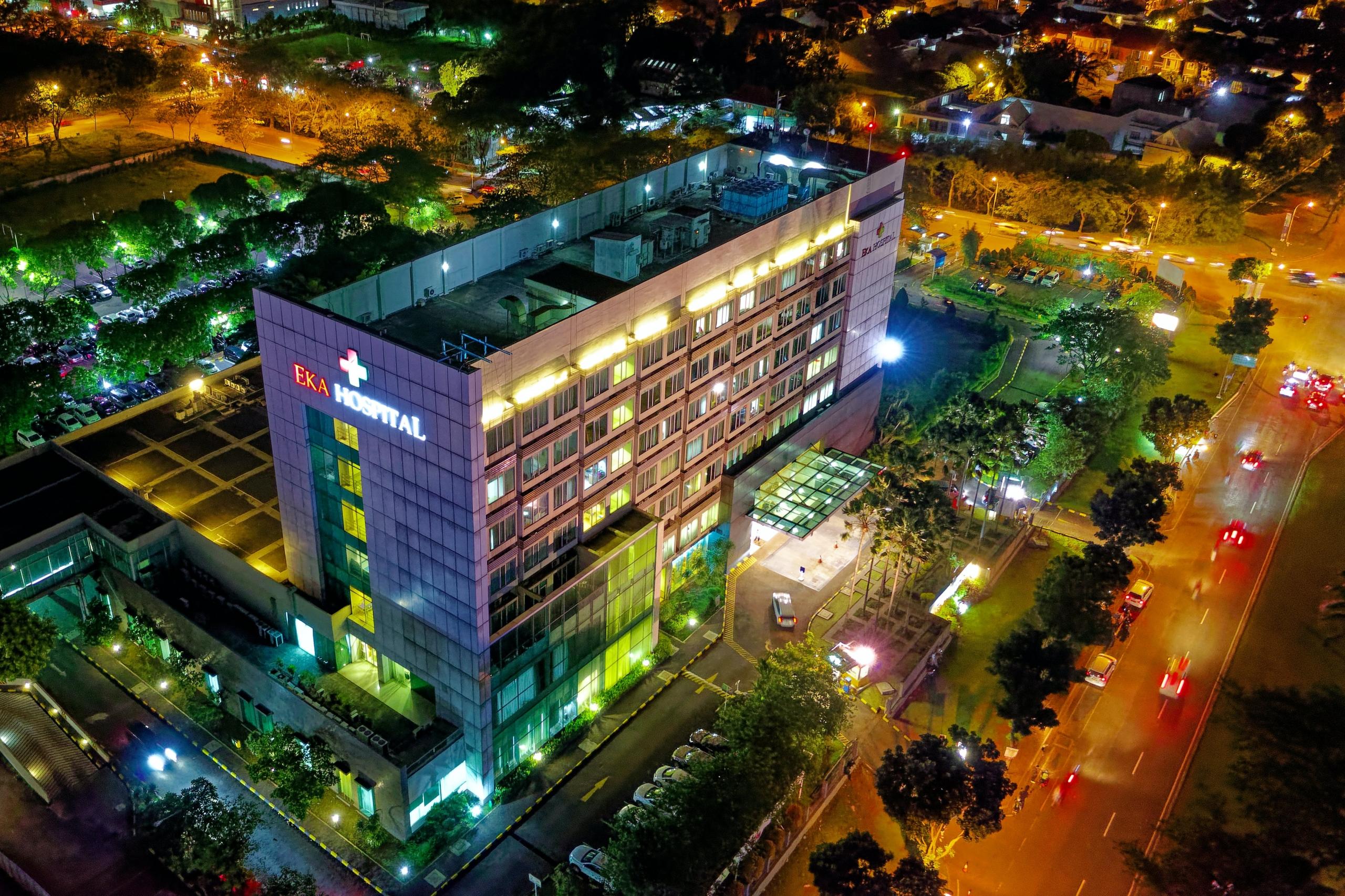 An drone shot of a hospital.