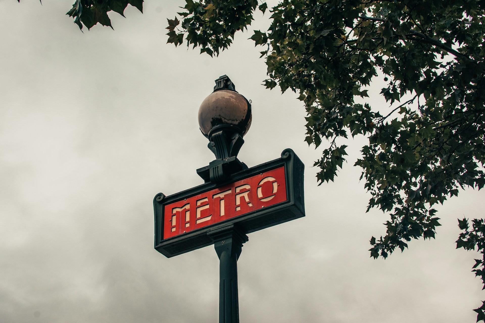 Paris metro sign. Source: Tomas Williams 