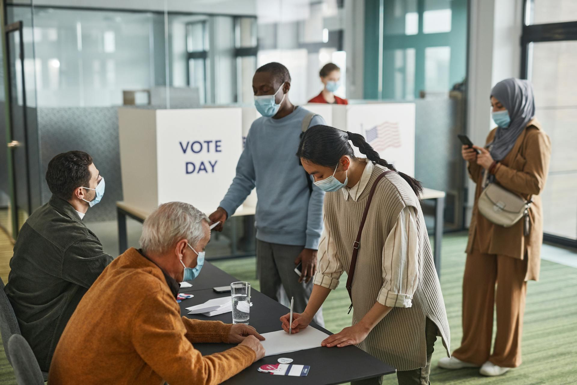 Many people lining up to vote
