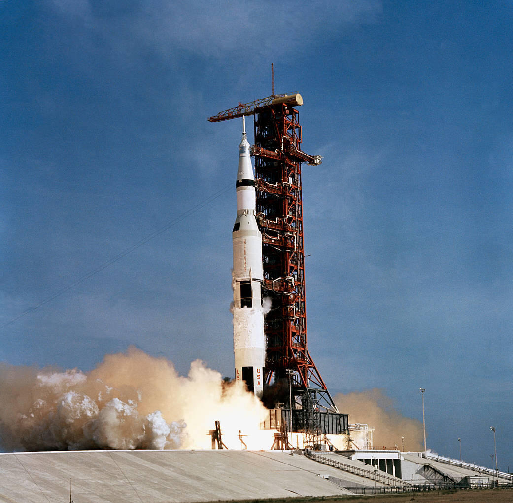 photo of the rocket that brought Apollo 11 to space launching