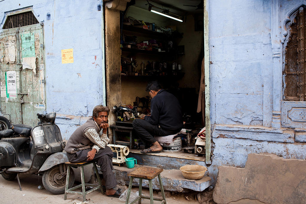 Hindi pidgins let people understand each other.