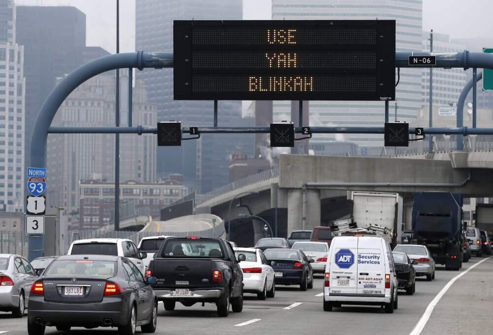 photo of a road sign in Boston that says "Use yah blinkah"