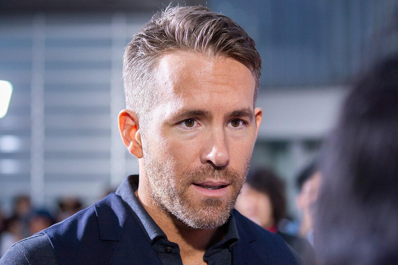 Photo of Ryan Reynolds in Japan, at the red carpet.