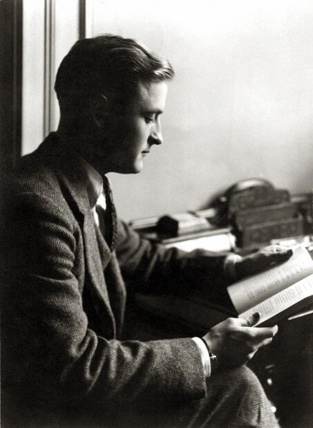 black and white portrait of F Scott Fitzgerald c. 1920