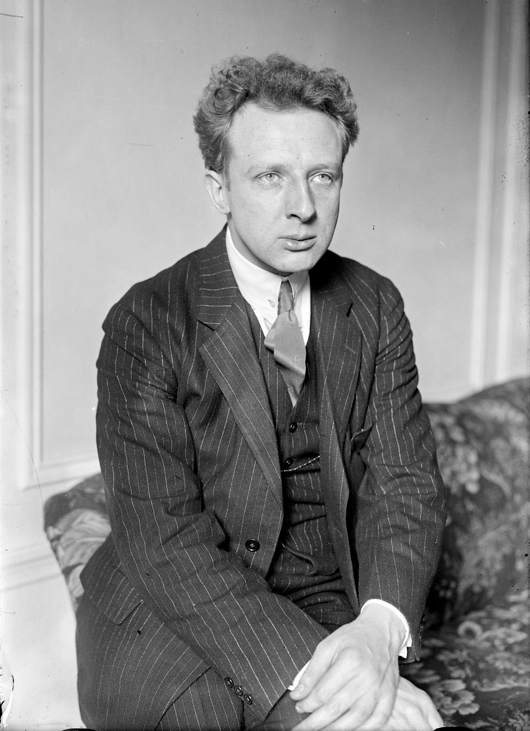 black and white portrait of a young Stokowski