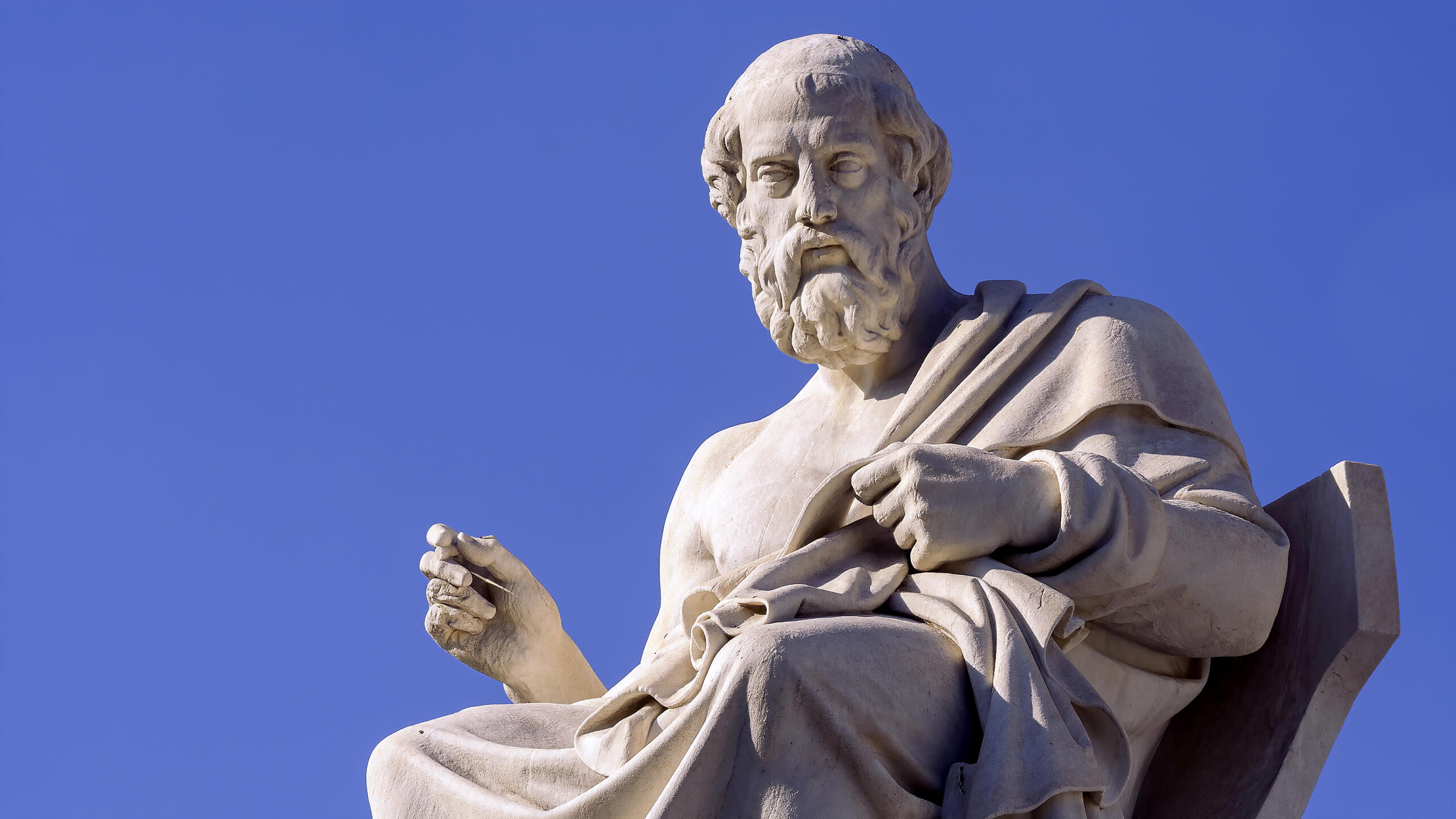 A statue of Plato
