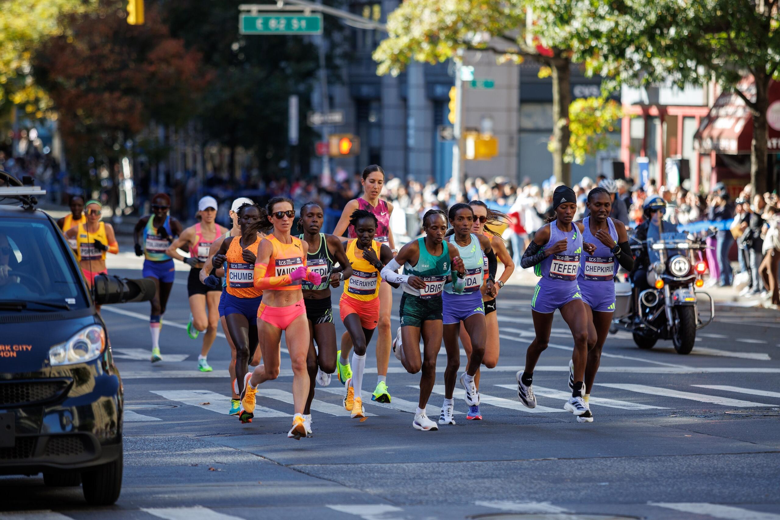 Elite women runners at the head of the pack in 2024