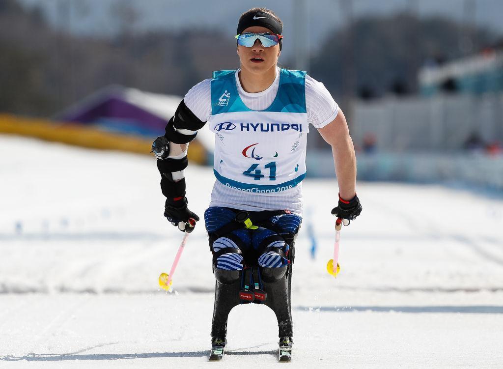 Oksana Masters sulla pista da sci. 