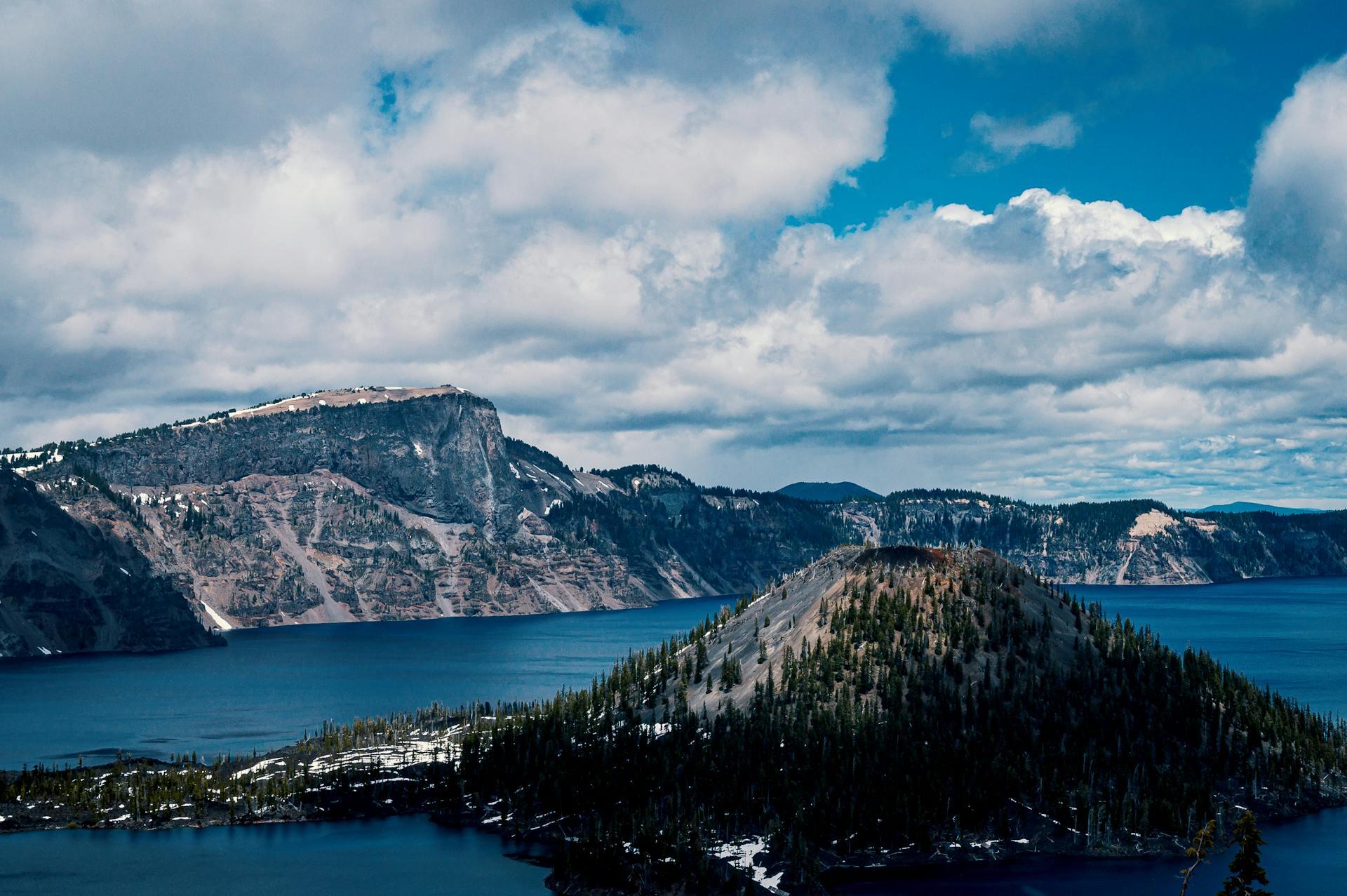view of Wizard Island in Crater Lake