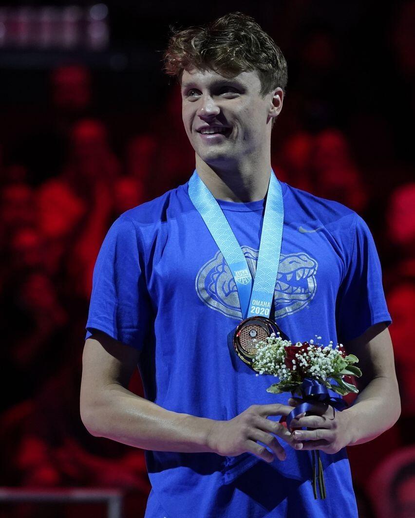 Bobby Finke with Omaha 2020 medal