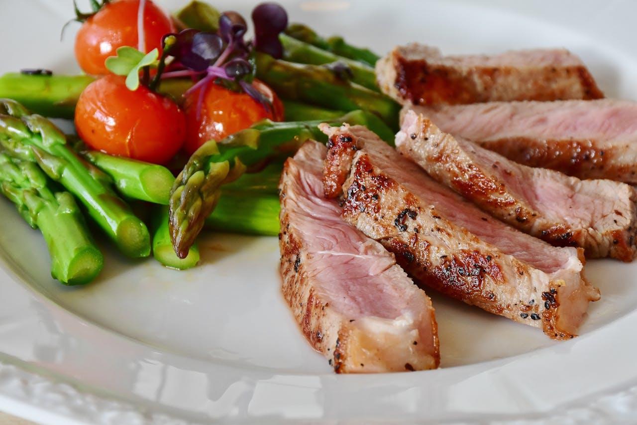 Plato de comida saludable