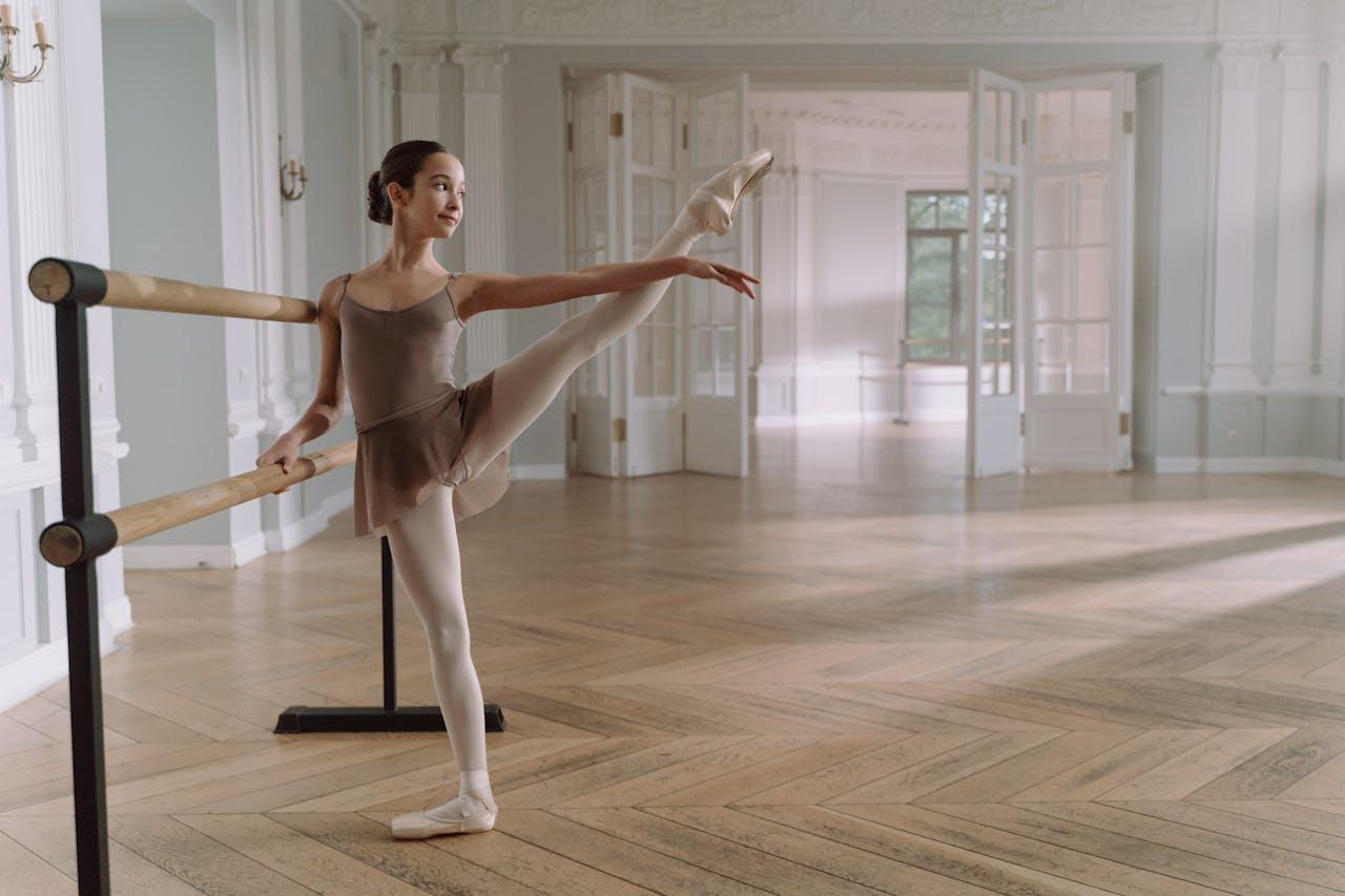 niña en estudio de danza