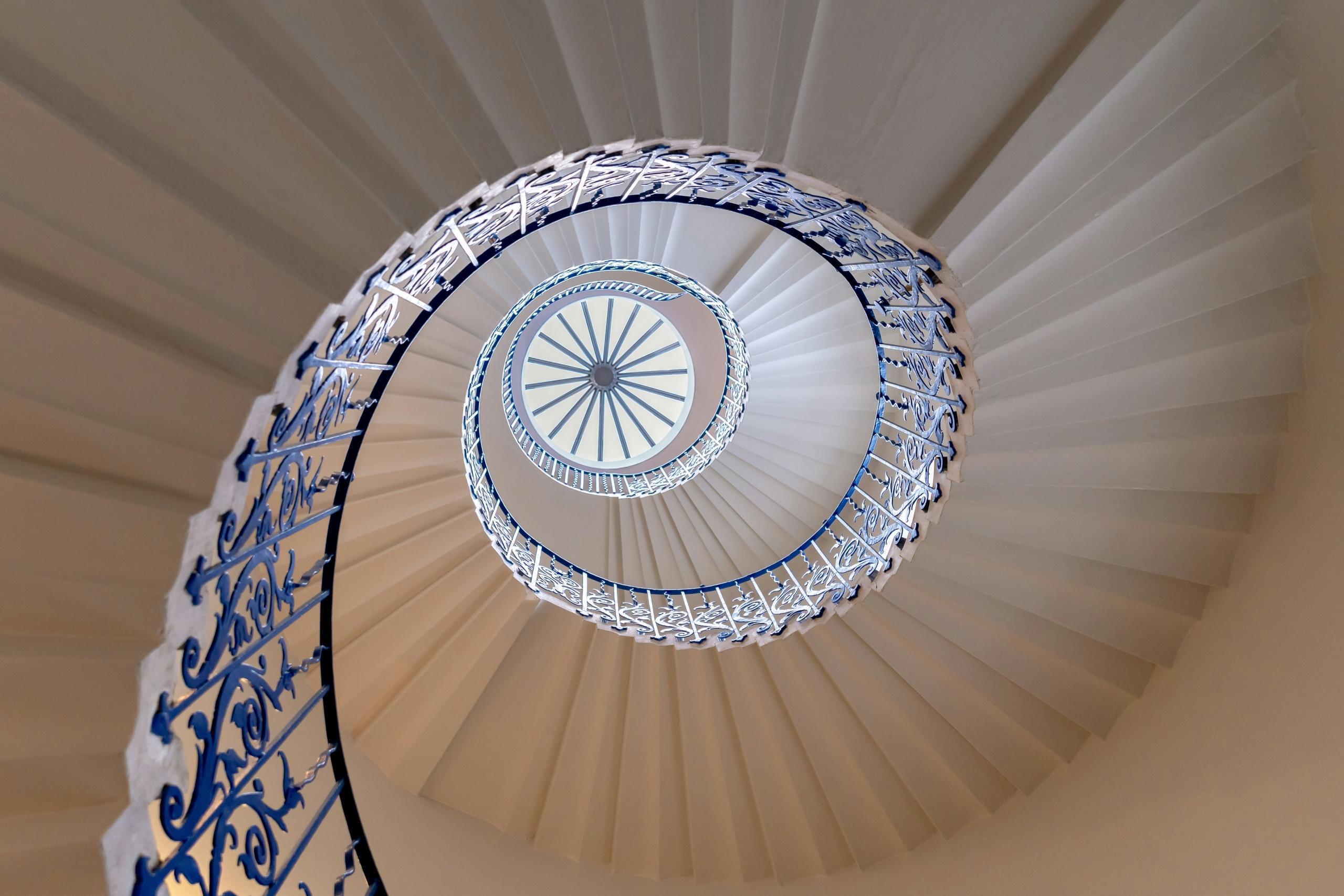 escalera con espiral de fibonacci