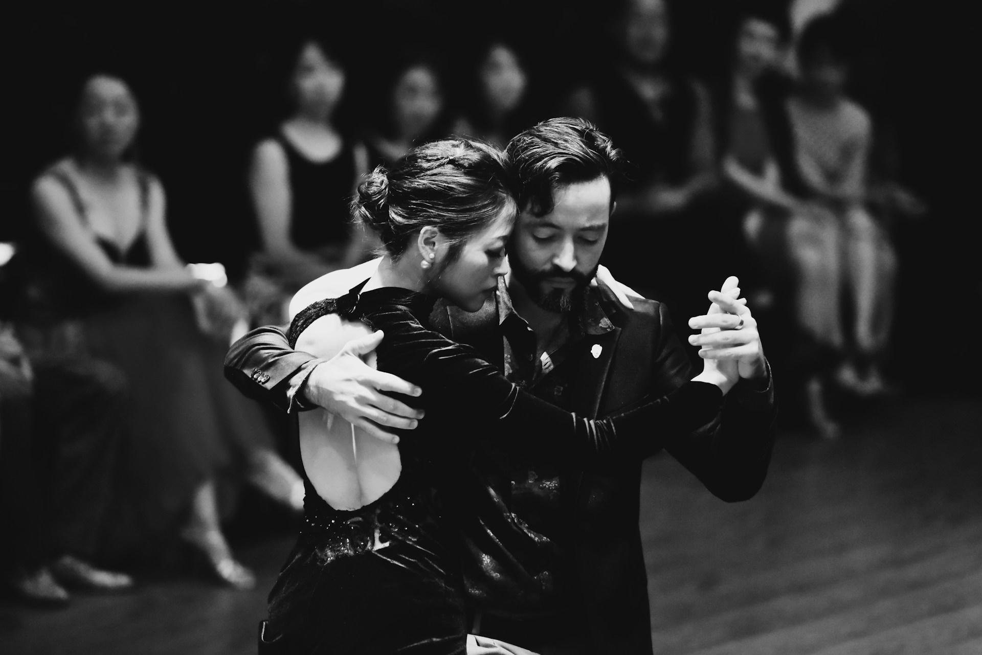 Bailando tango