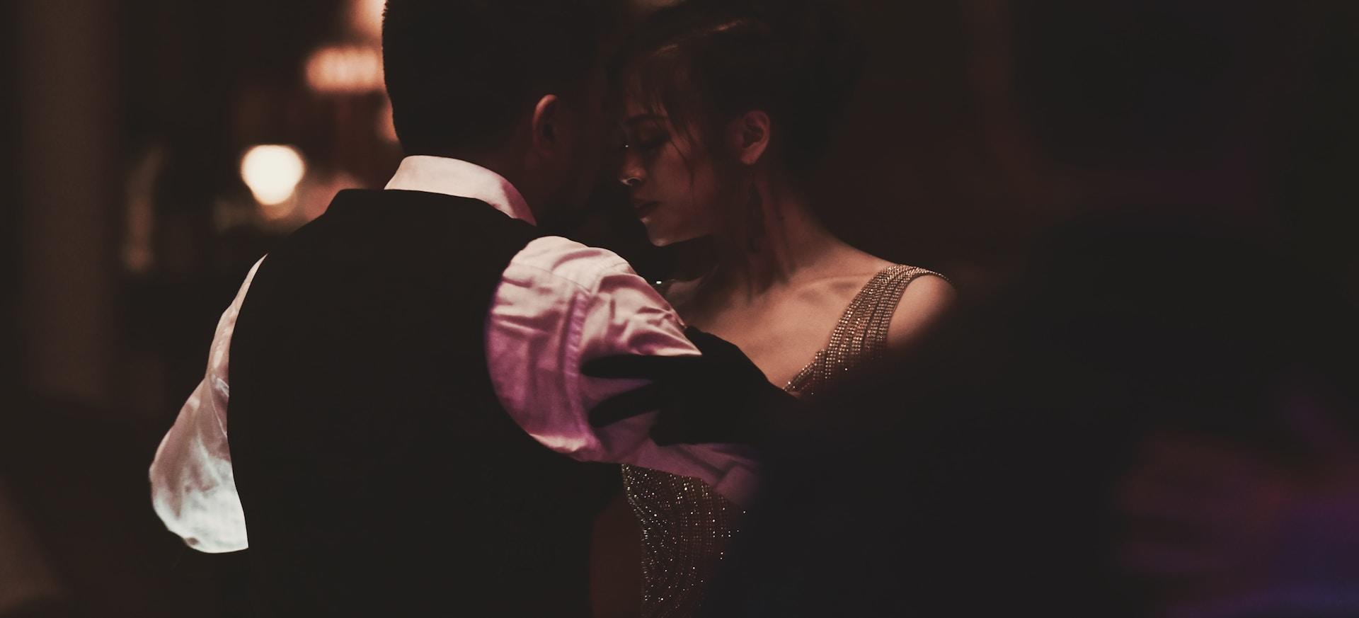 personas bailando tango