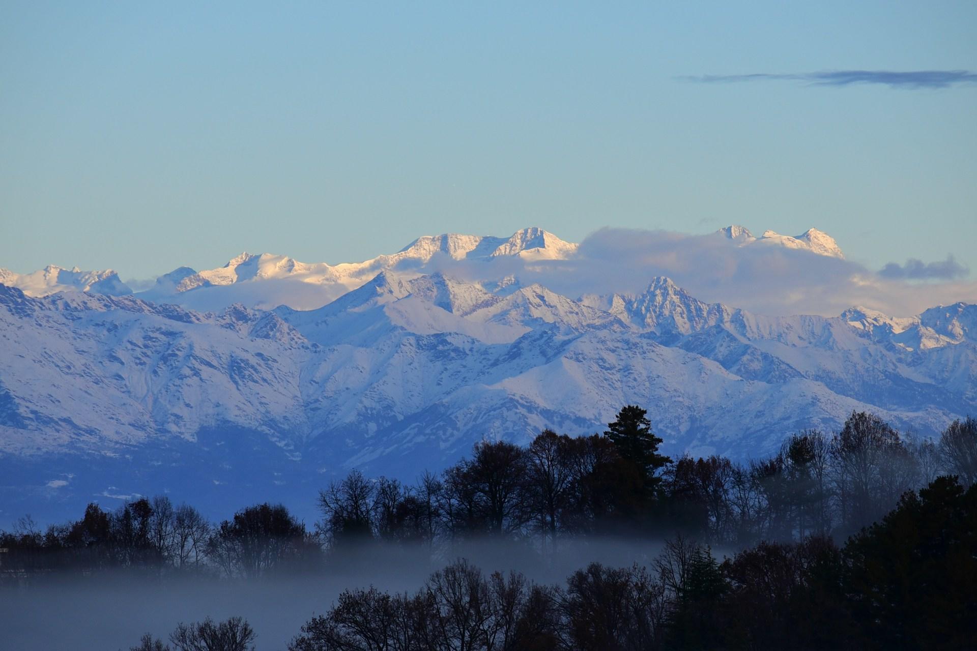 los alpes vistos desde lejos