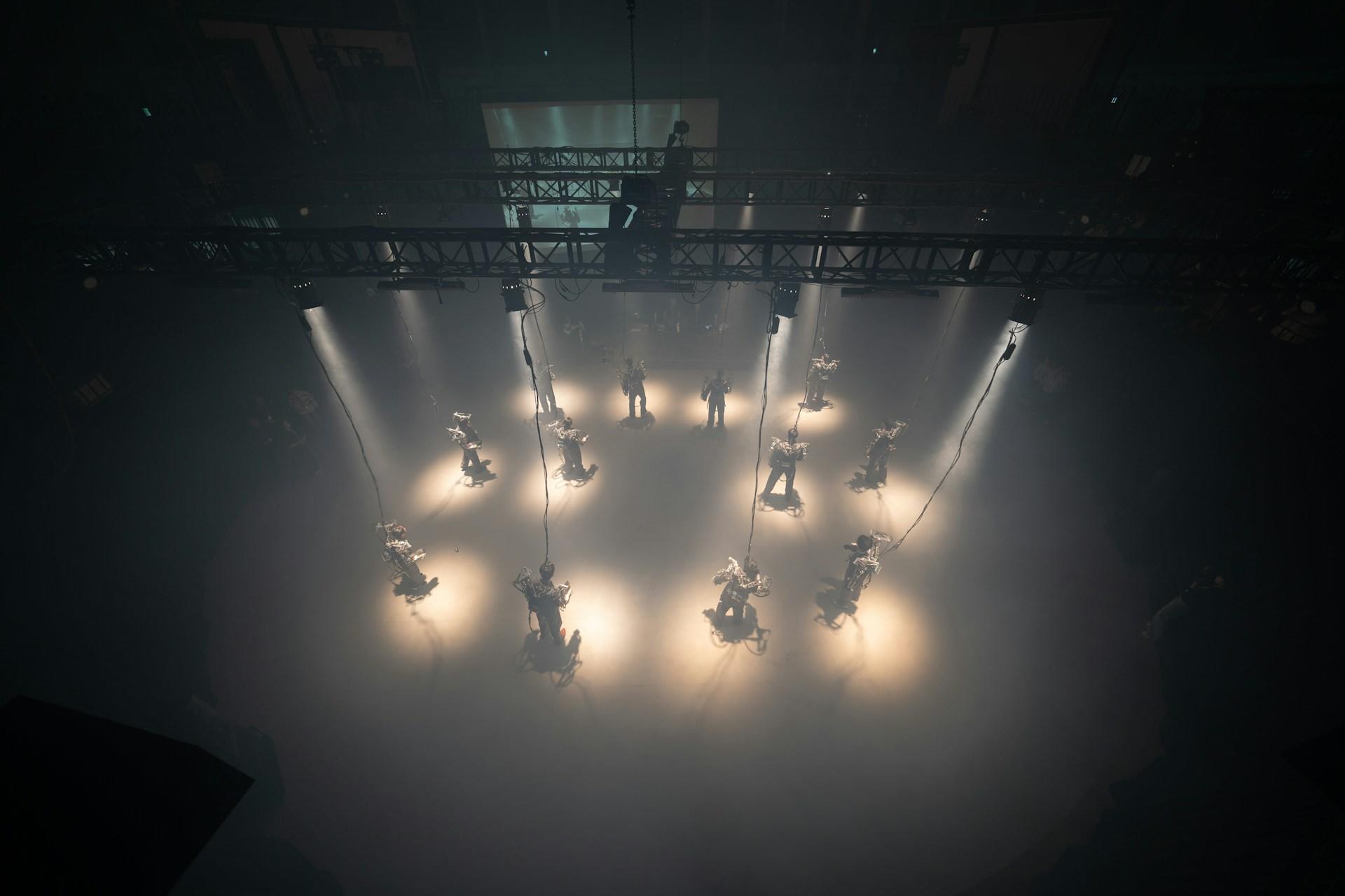 escenario luces dramatico