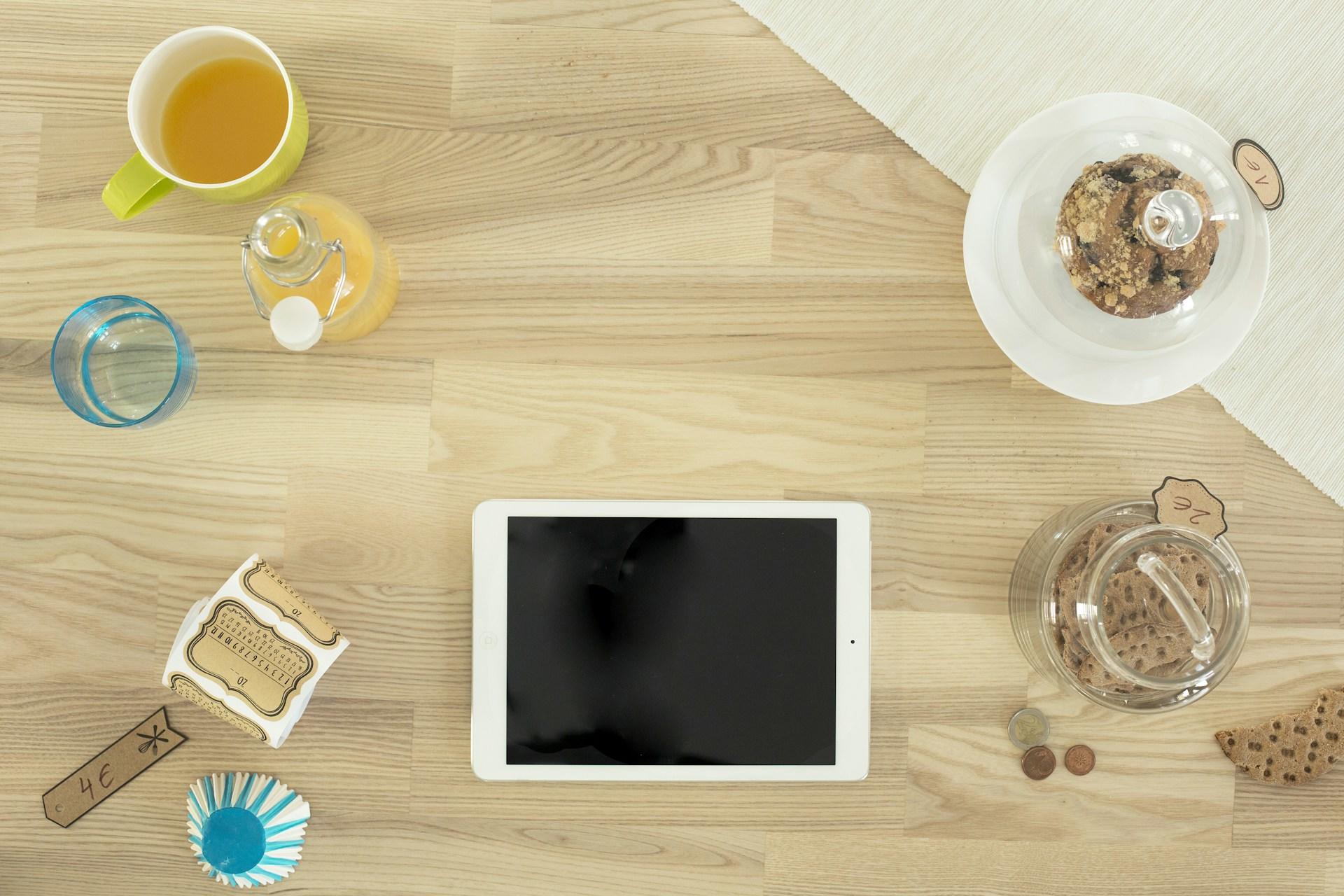 tablet sobre una mesa