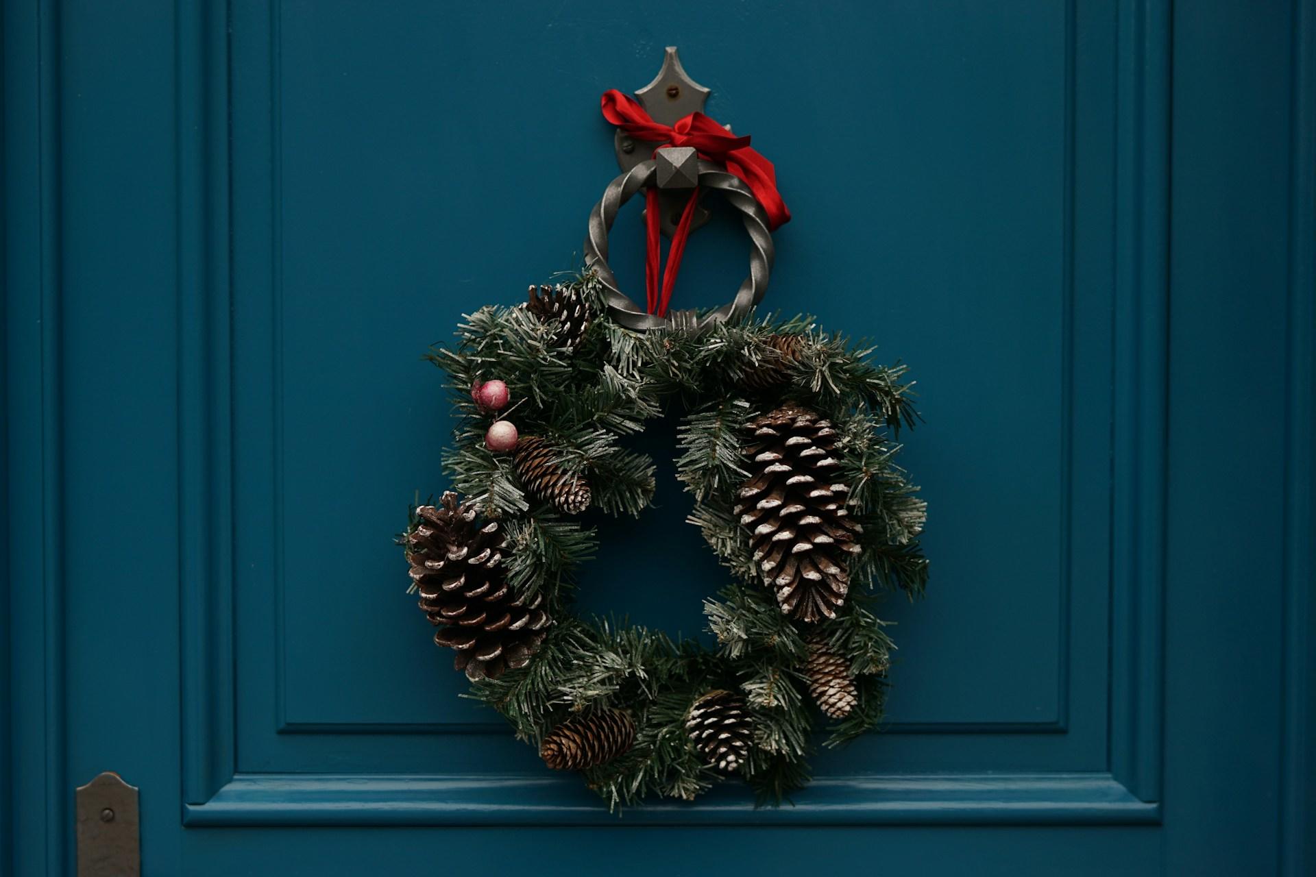 decoracion navideña en puerta