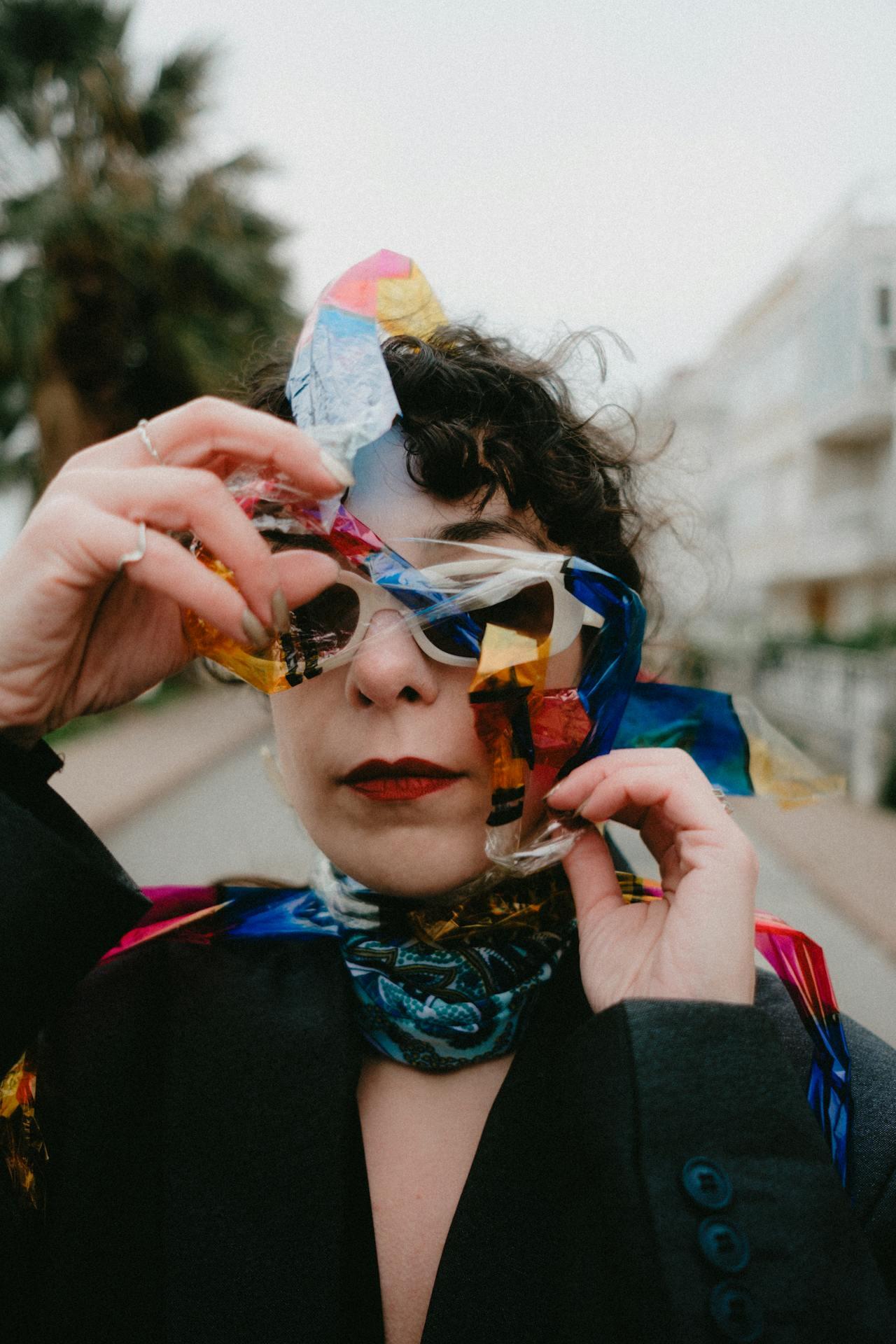 mujer creativa moda circular