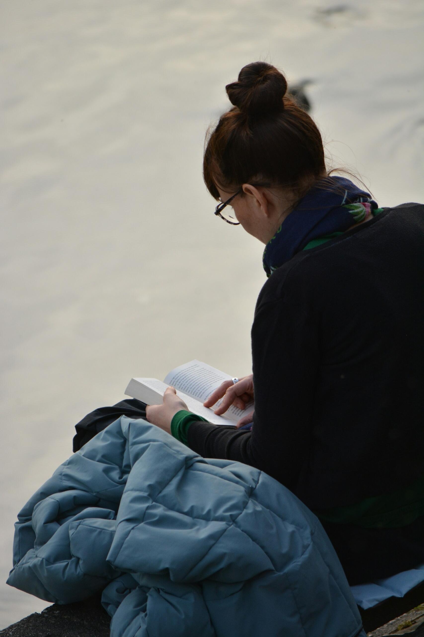 Chica leyendo