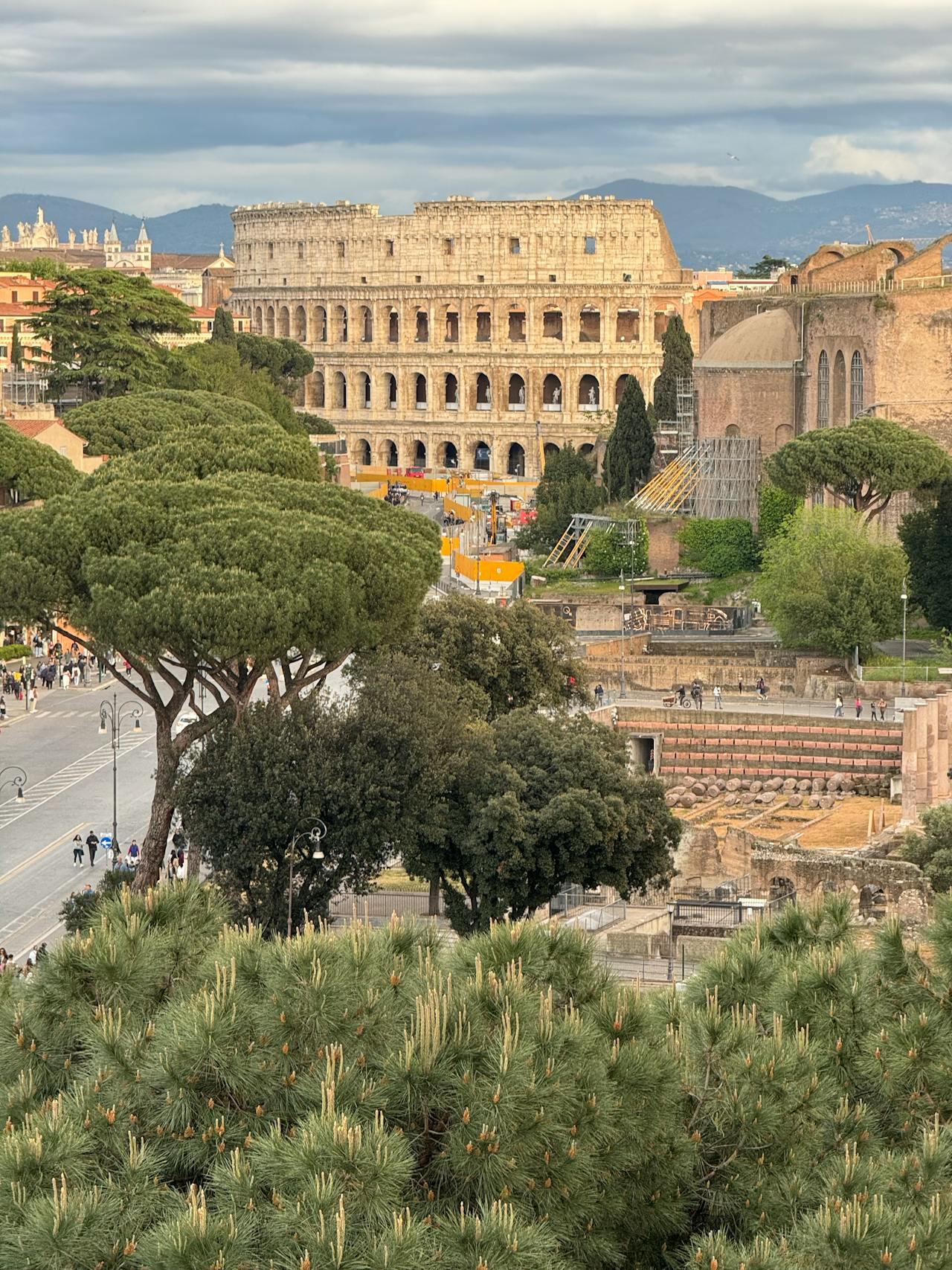 Panorámica roma coliseo barrio