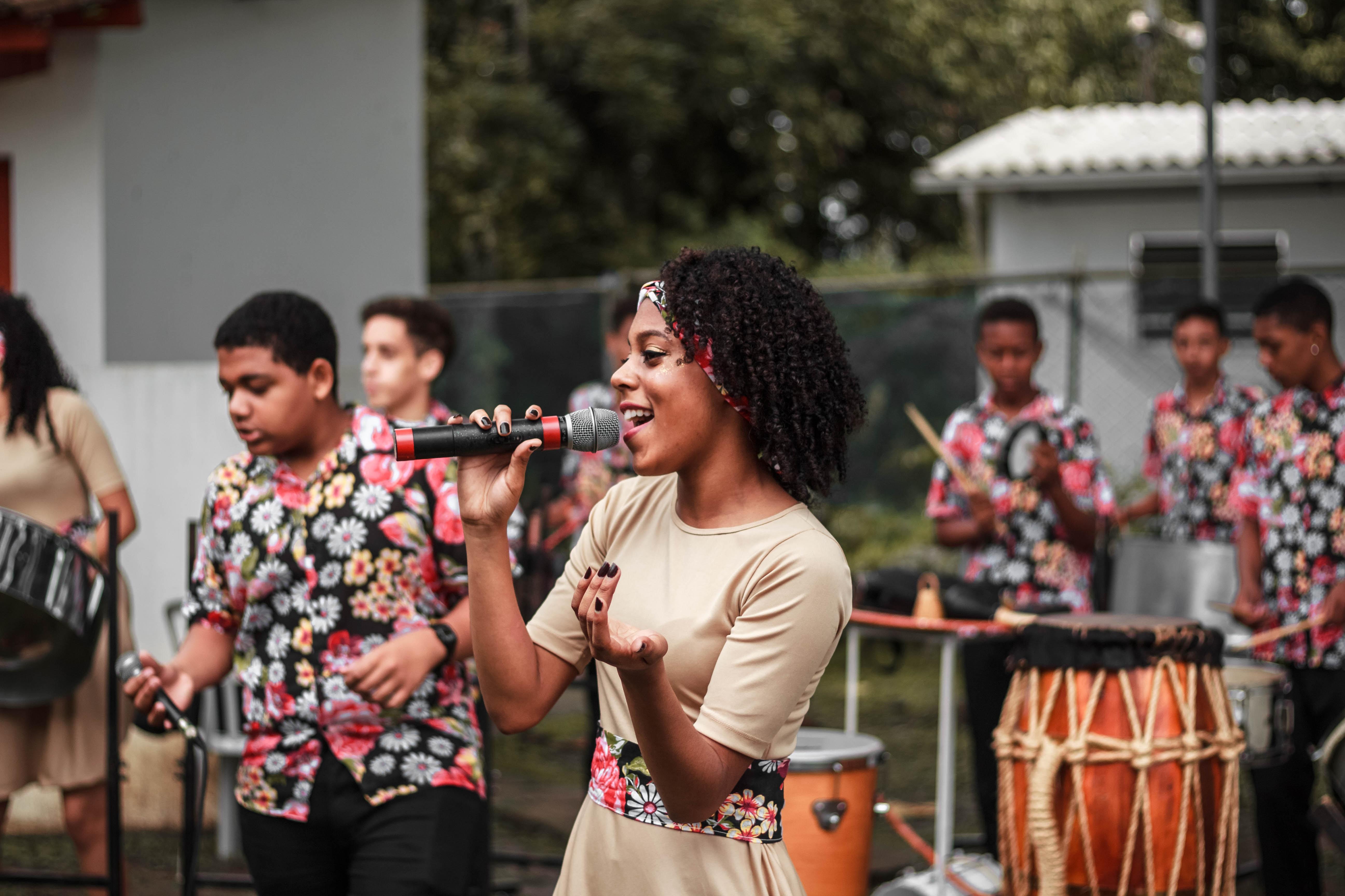 Sing and adapt no. 1 songs