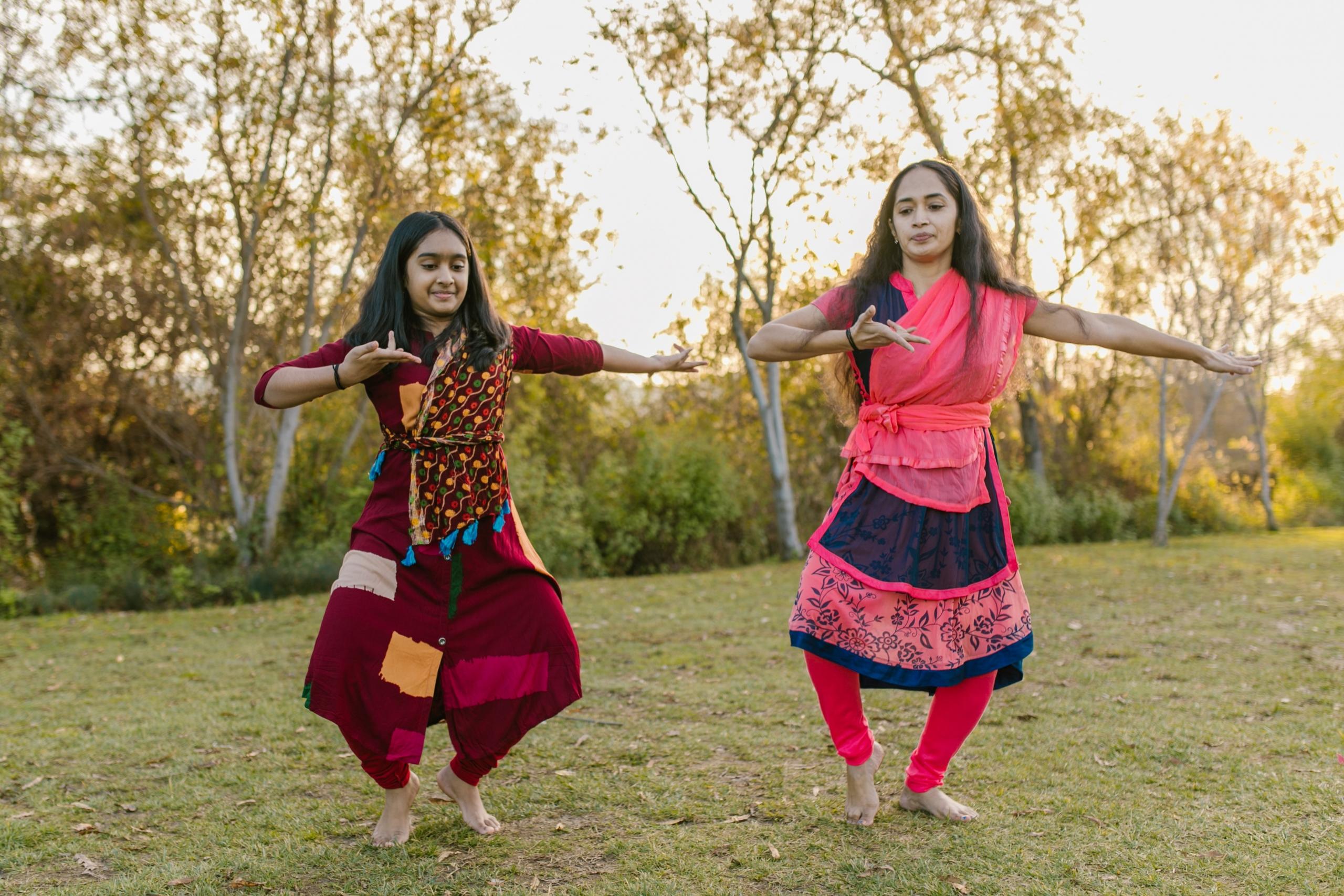 traditional Indian dancers