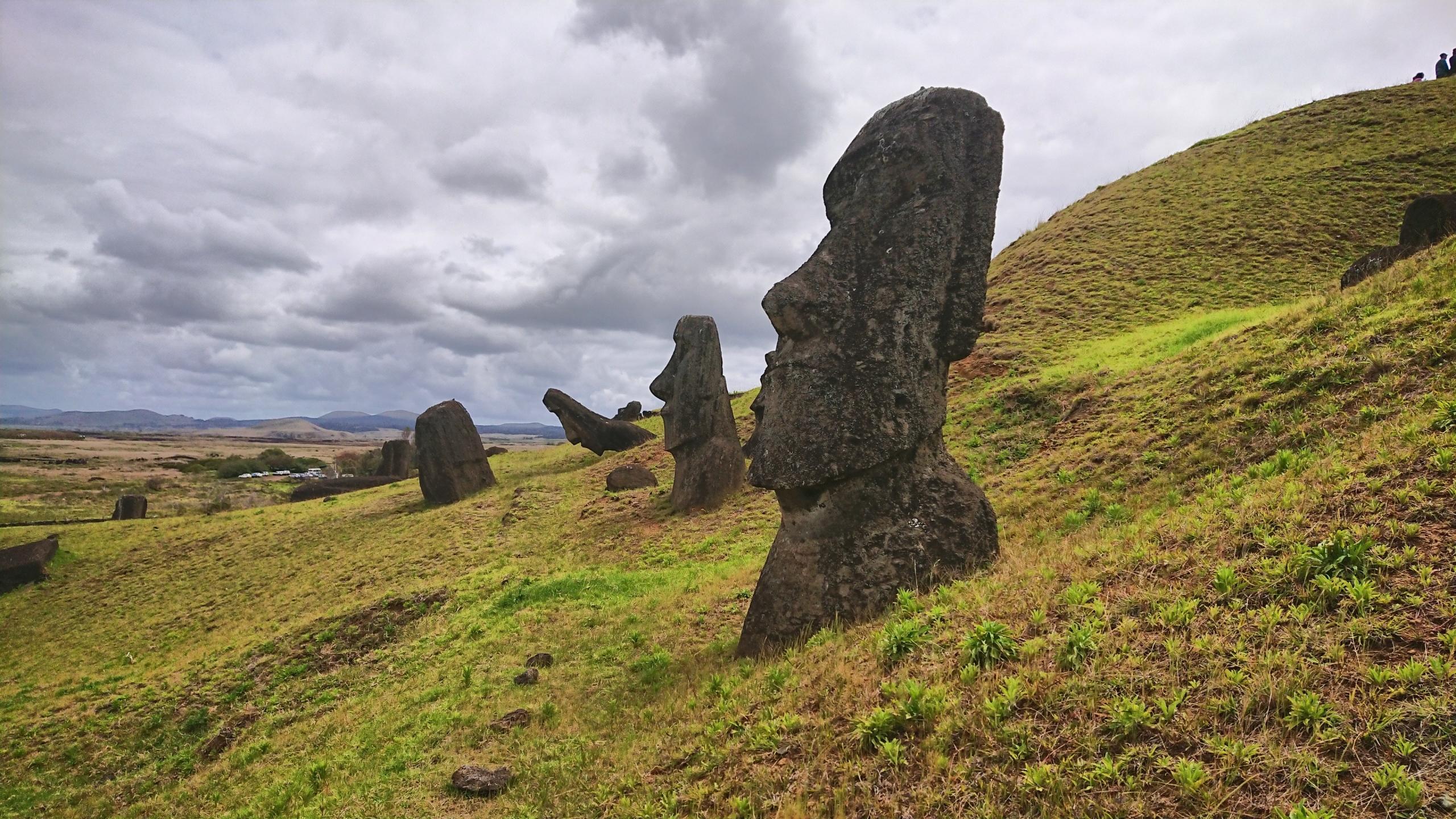 monolithic human figures on Rapa Nui, Polynesia