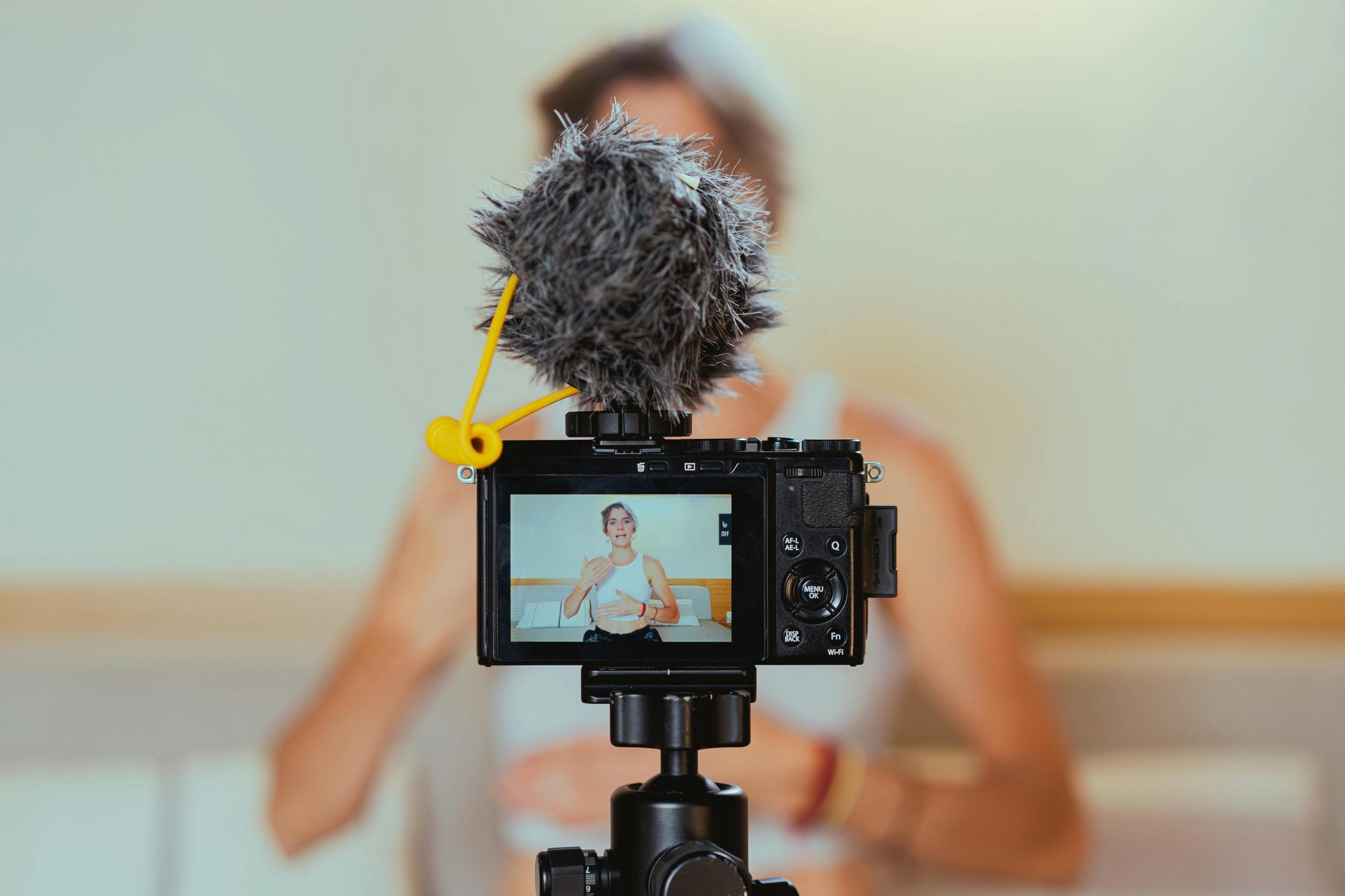 how to be a social media influencer