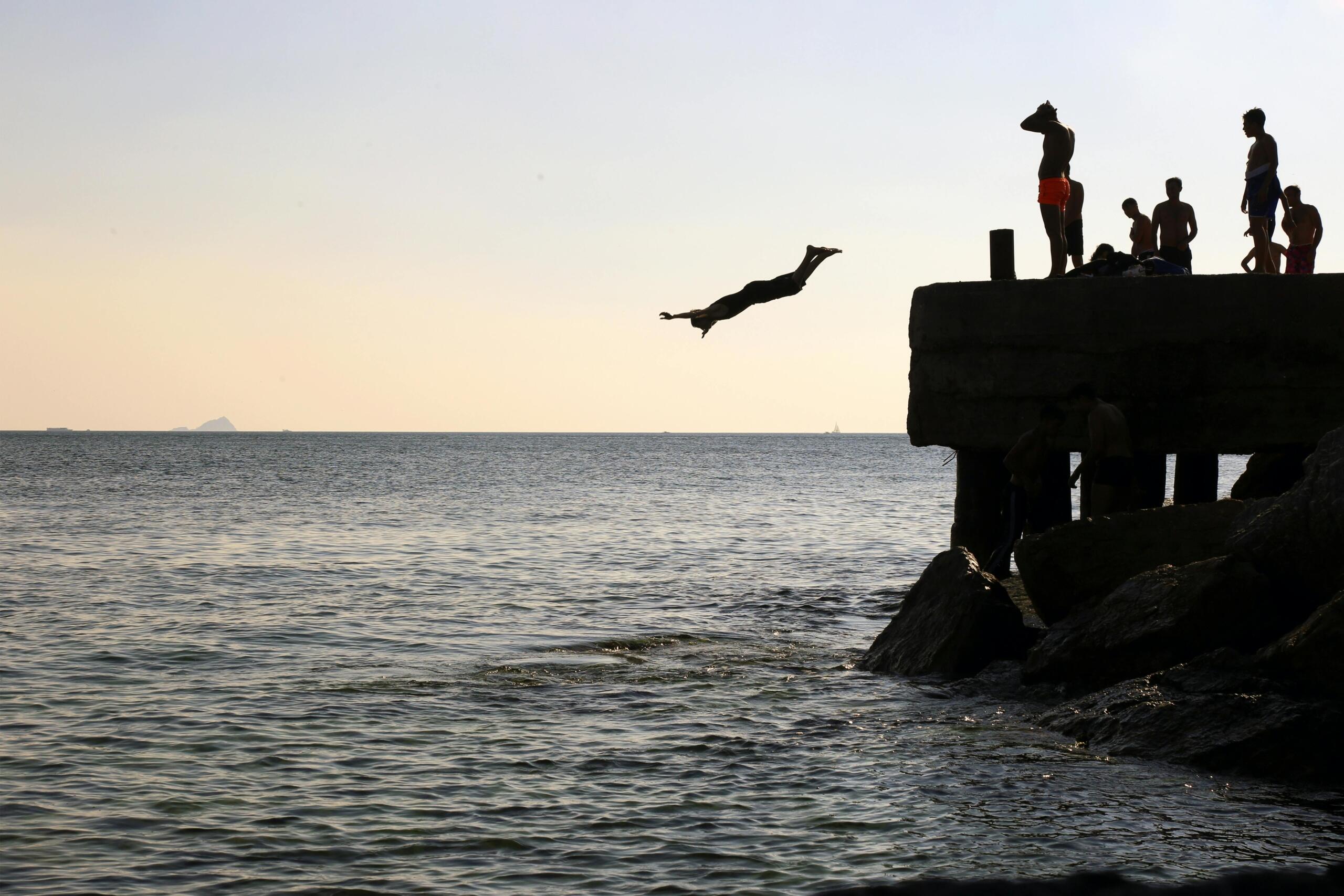 social benefits of swimming