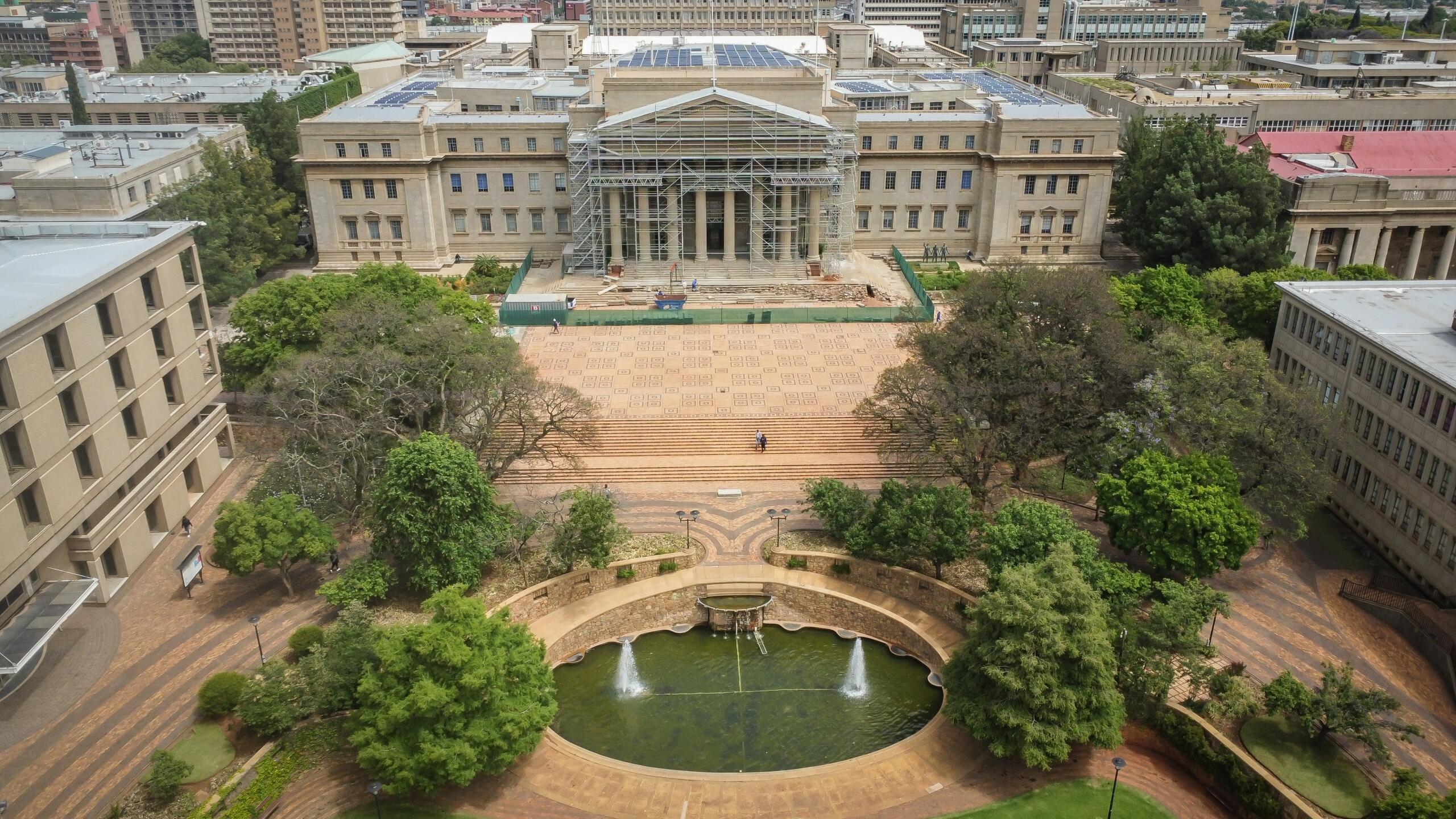 An image of the University of Witswatersrand.