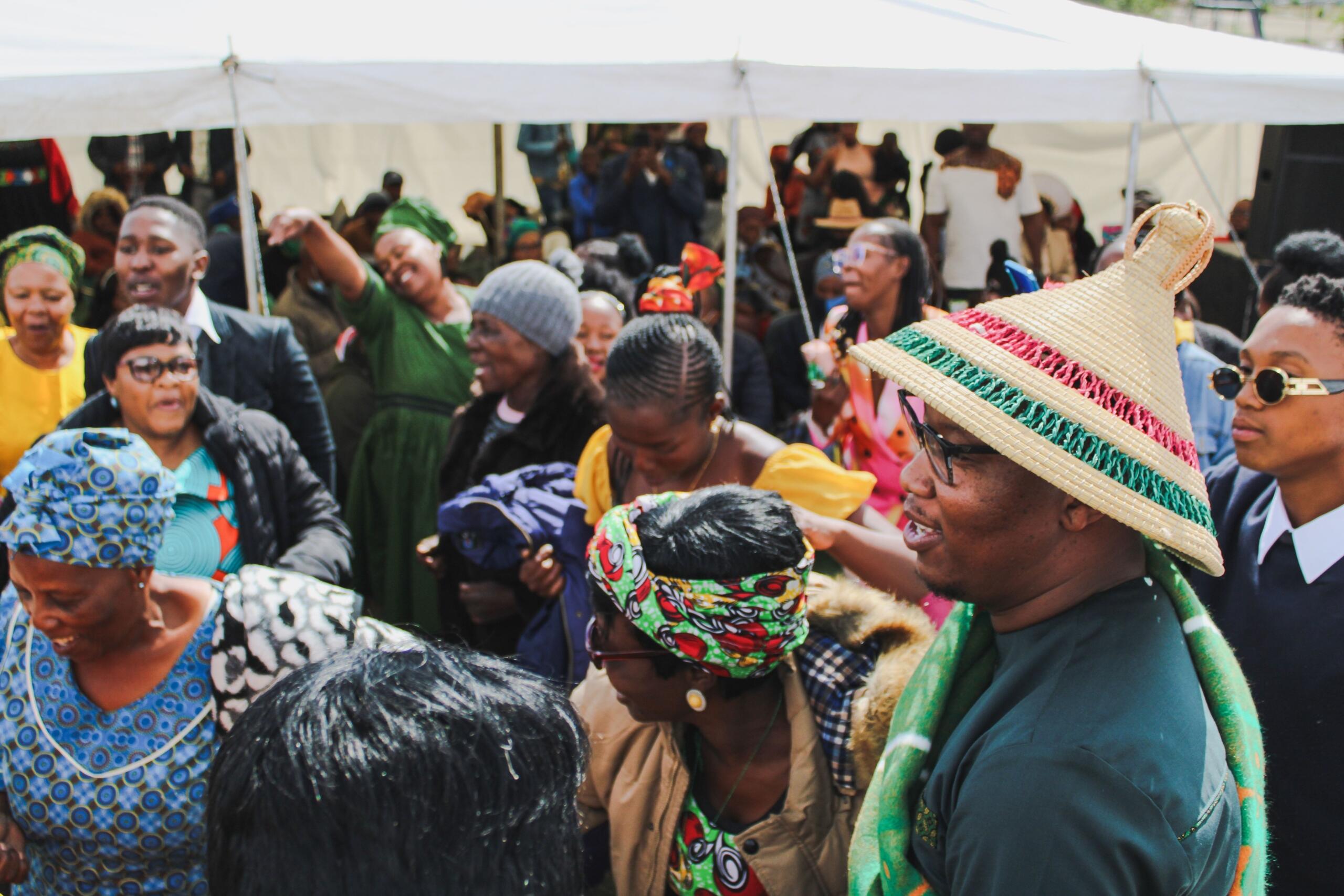An image of a crowd of South Africans at a celebration.